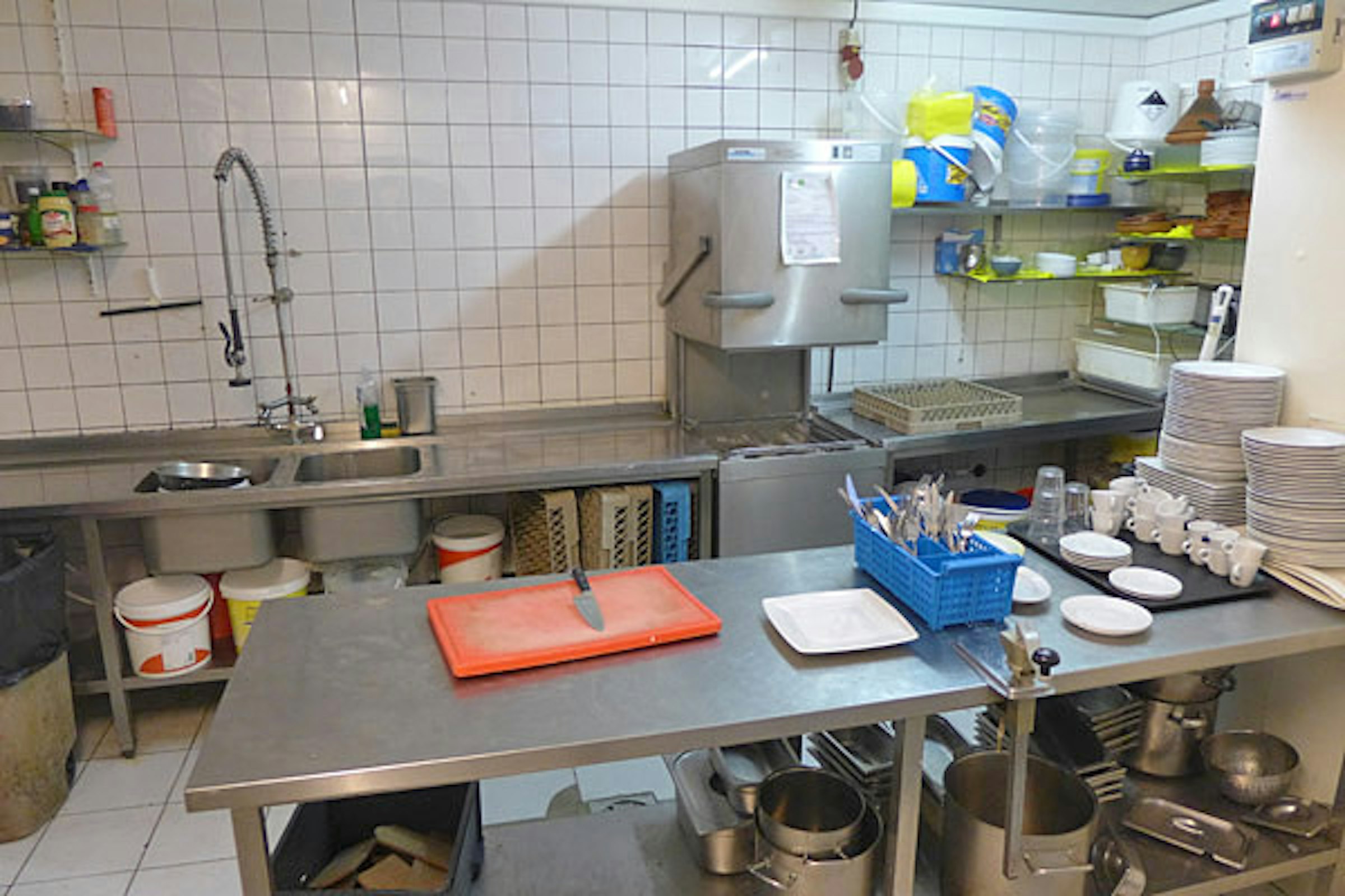 RESTAURANT TER OVERNAME IN DELFT – CIRCA 110 ZITPLAATSEN EN TERRASBOOT — foto 16 van 19