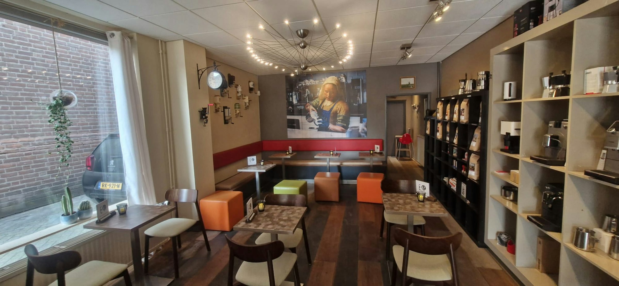 KOFFIEBAR & KOFFIEBRANDERIJ TER OVERNAME IN OSS – 110 M² EN EIGEN KOFFIEBRANDERIJ — foto 4 van 9