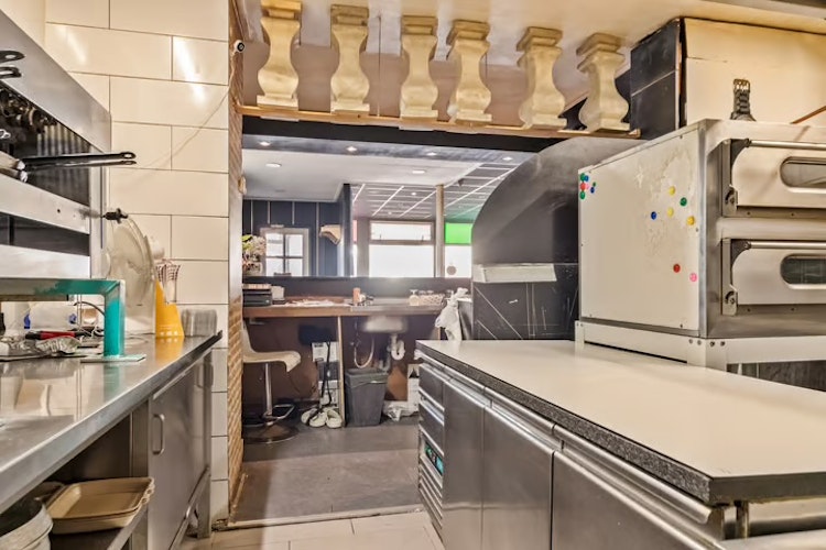 CAFETARIA & HORECAZAAK TER OVERNAME IN SIDDEBUREN – 195 M² EN VASTE KLANTENKRING — foto 5 van 12
