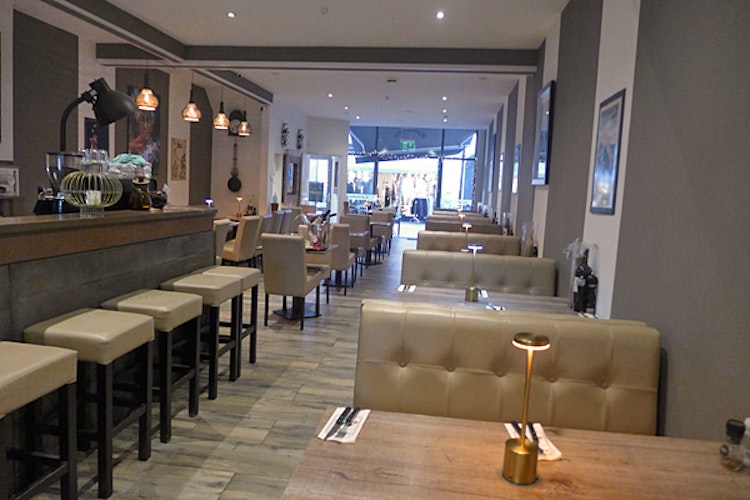 ITALIAANS RESTAURANT TER OVERNAME IN VOORBURG – 60 ZITPLAATSEN EN TWEE TERRASSEN — foto 5 van 18