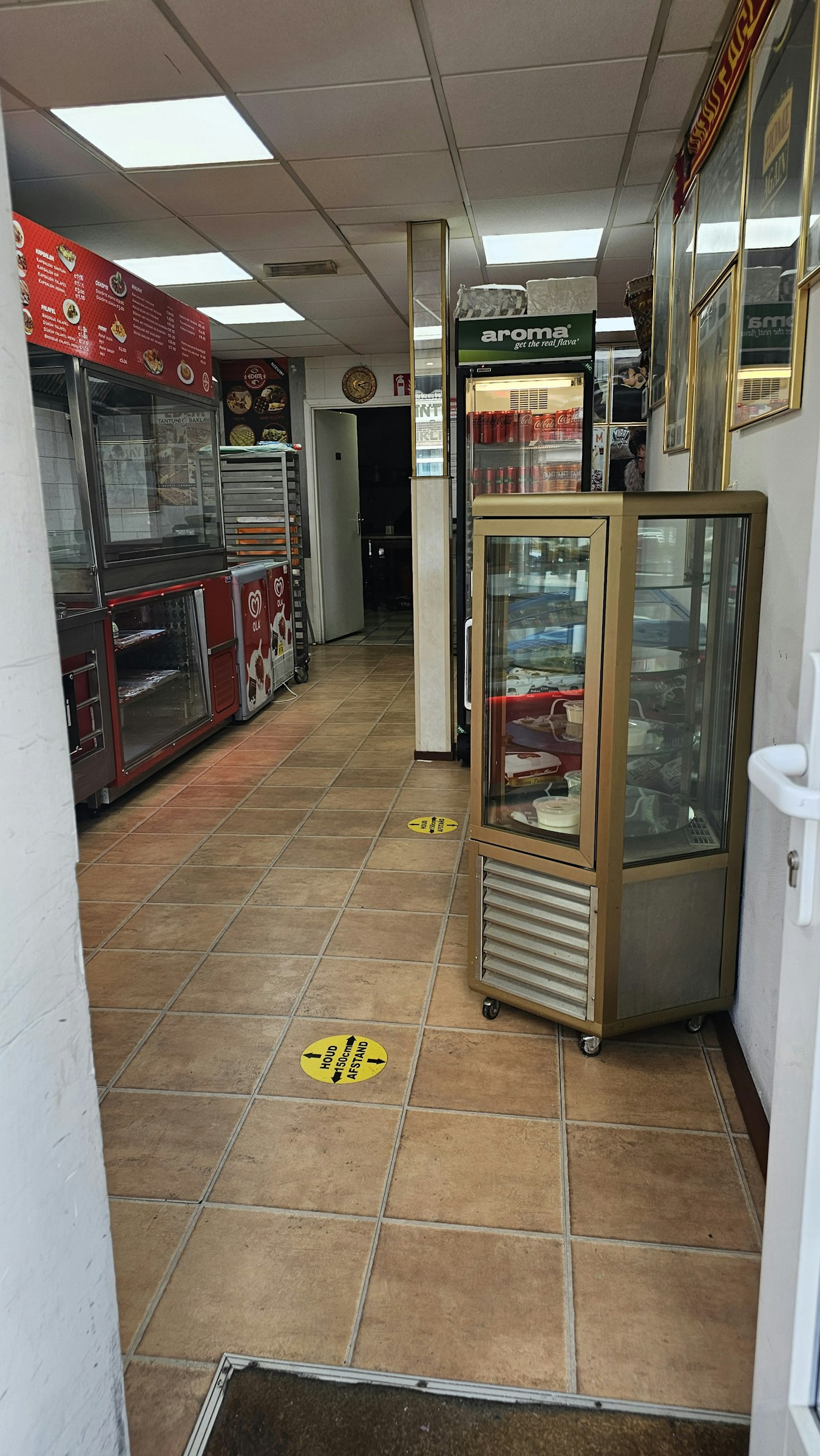 LUNCHROOM TER OVERNAME IN DEVENTER – 100 M² EN OMZET €150.000 — foto 6 van 12