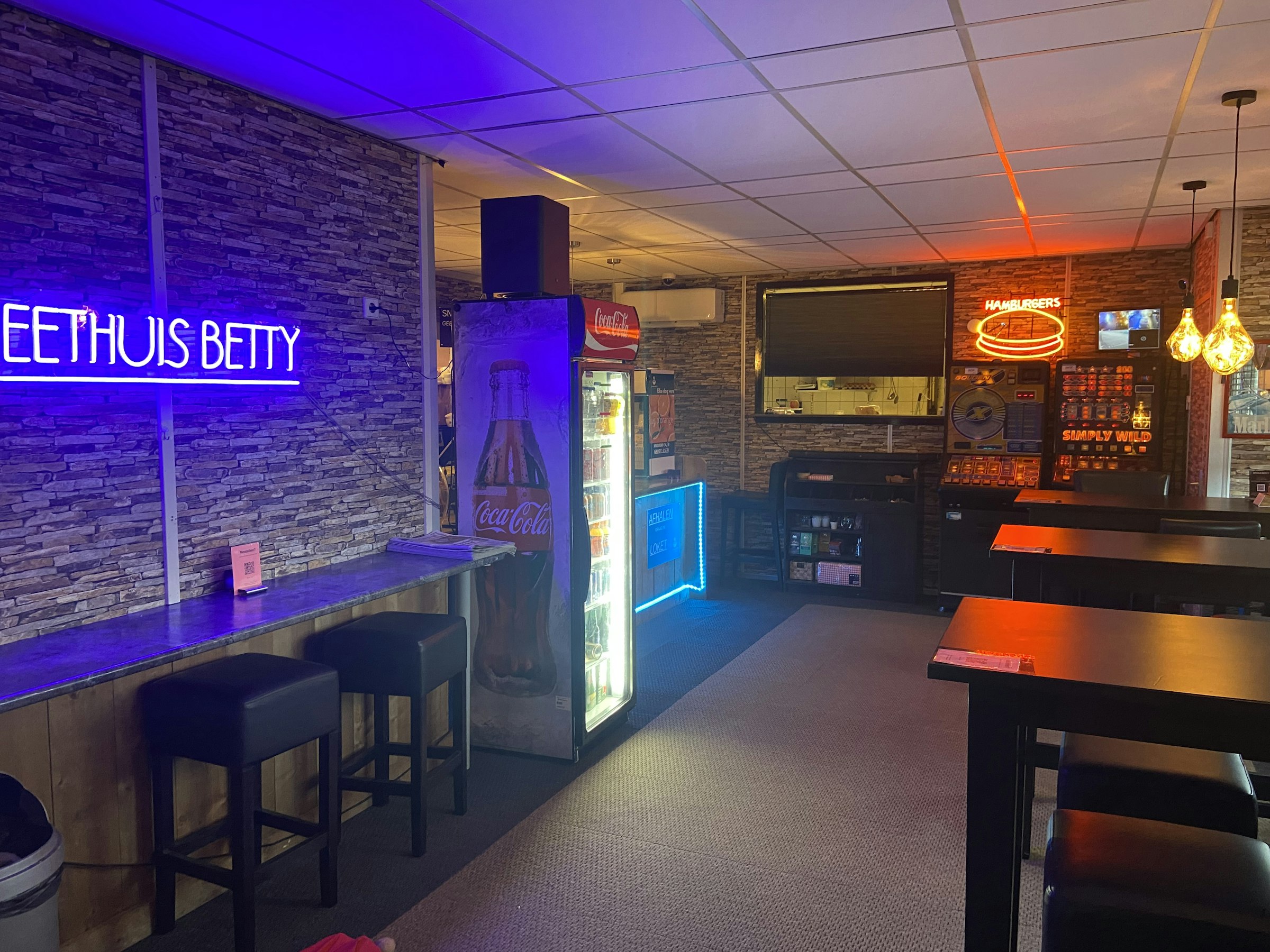LUNCHROOM TER OVERNAME IN WORMERVEER – EETHUIS BETTY MET TERRAS — foto 4 van 7