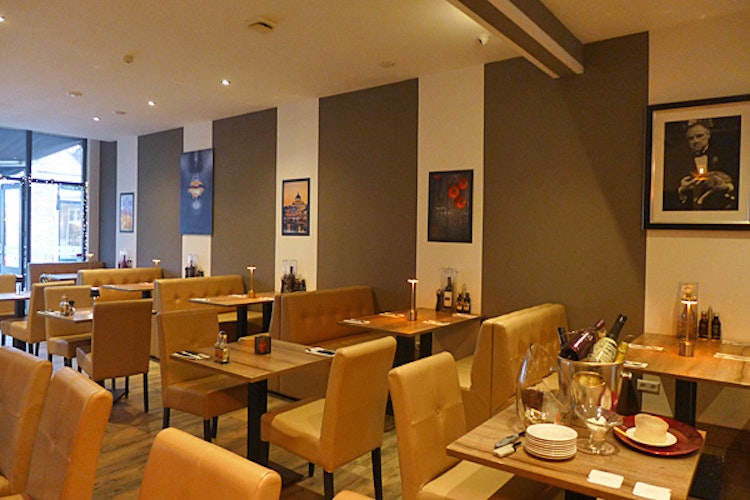 ITALIAANS RESTAURANT TER OVERNAME IN VOORBURG – 60 ZITPLAATSEN EN TWEE TERRASSEN — foto 11 van 18
