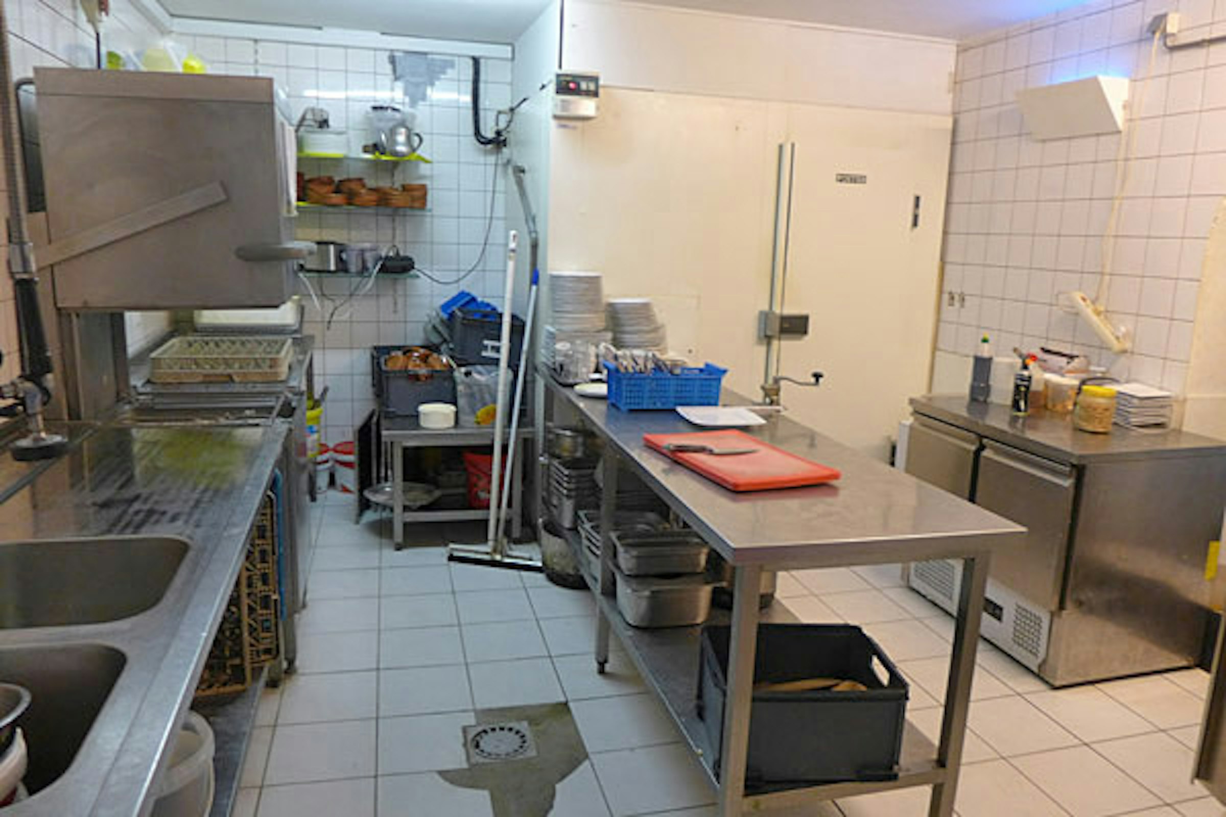 RESTAURANT TER OVERNAME IN DELFT – CIRCA 110 ZITPLAATSEN EN TERRASBOOT — foto 18 van 19