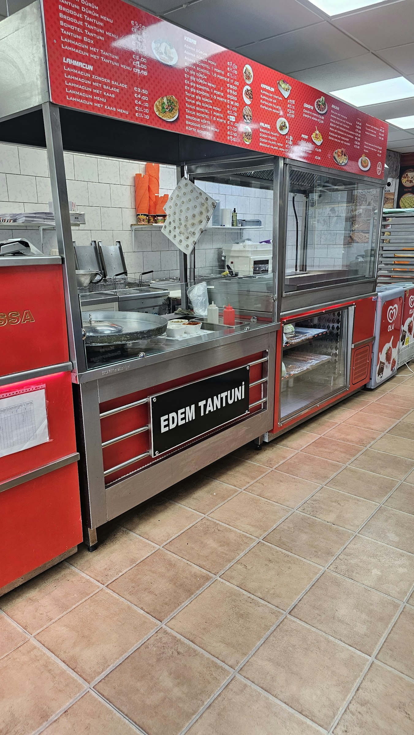 LUNCHROOM TER OVERNAME IN DEVENTER – 100 M² EN OMZET €150.000 — foto 5 van 12