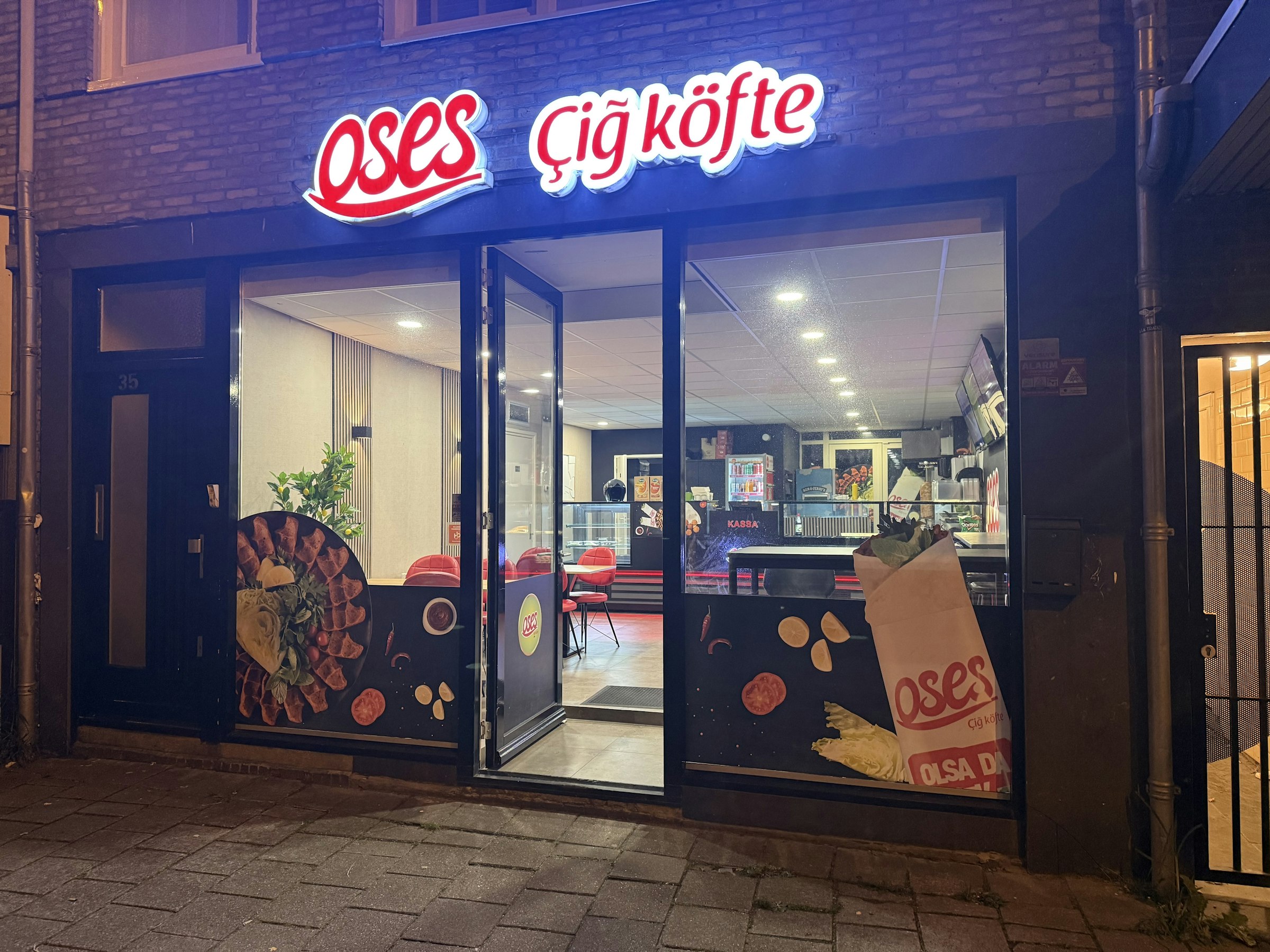 ÇIGKÖFTE- EN DÖNERZAAK TER OVERNAME IN ALKMAAR – 92 M² EN BEZORGEXPLOITATIE — foto 2 van 16