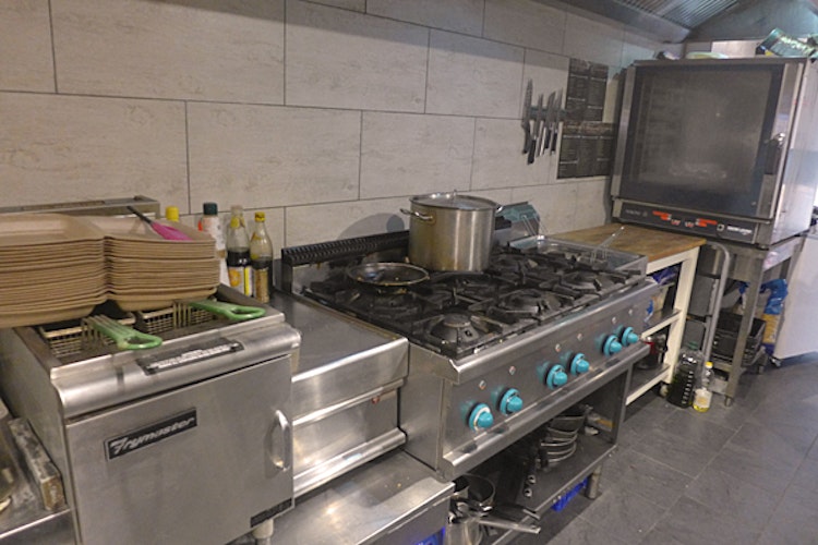 ITALIAANS RESTAURANT TER OVERNAME IN VOORBURG – 60 ZITPLAATSEN EN TWEE TERRASSEN — foto 16 van 18