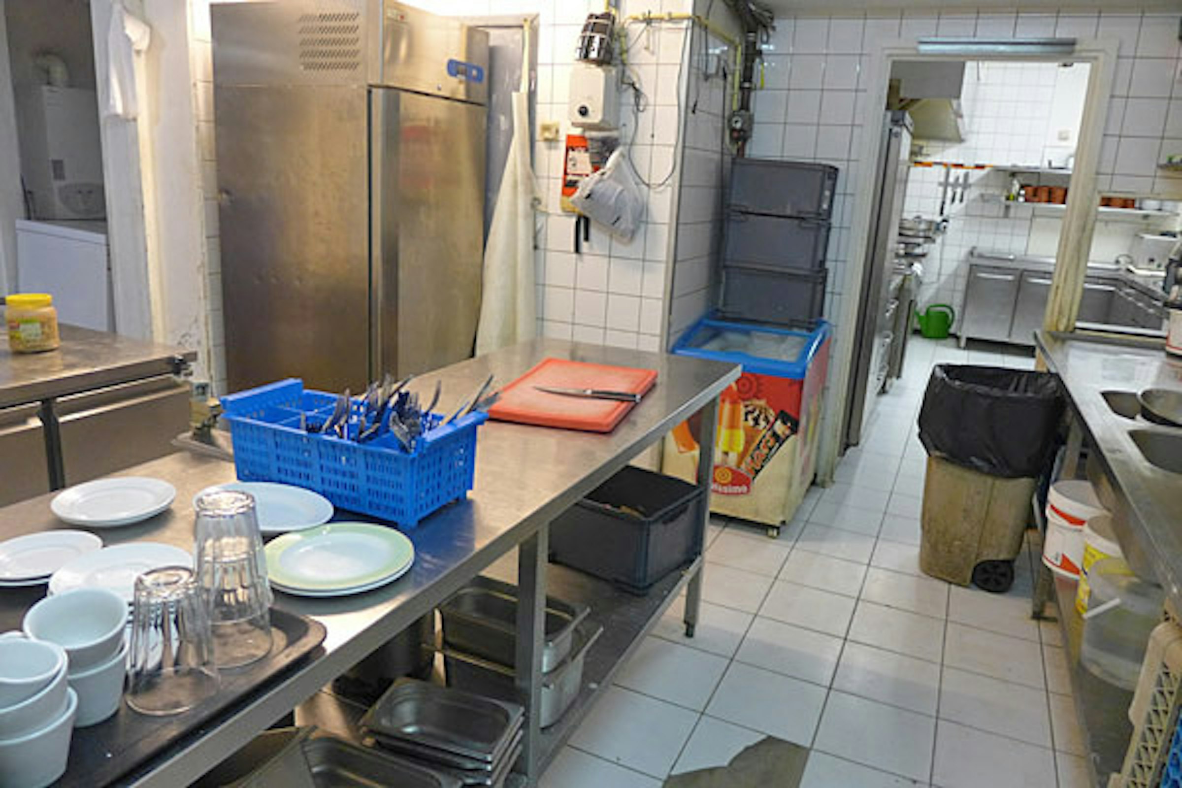 RESTAURANT TER OVERNAME IN DELFT – CIRCA 110 ZITPLAATSEN EN TERRASBOOT — foto 17 van 19