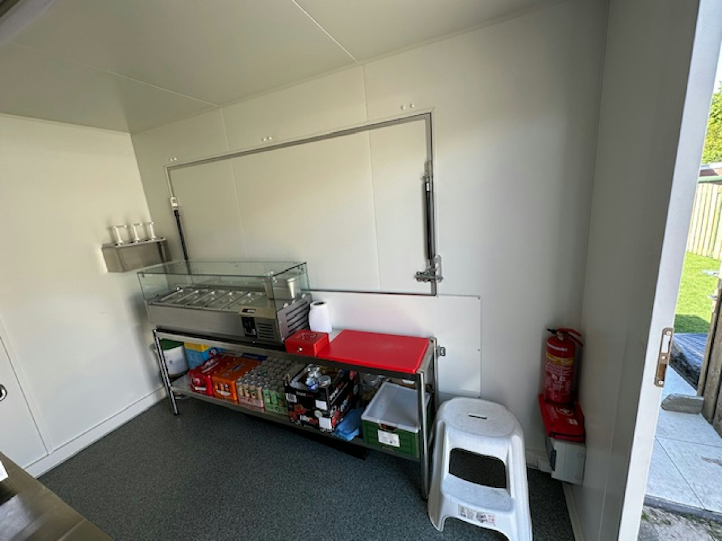 BIJNA NIEUWE FOODTRUCK TER OVERNAME IN NIJMEGEN – BOUWJAAR 2024 — foto 8 van 14