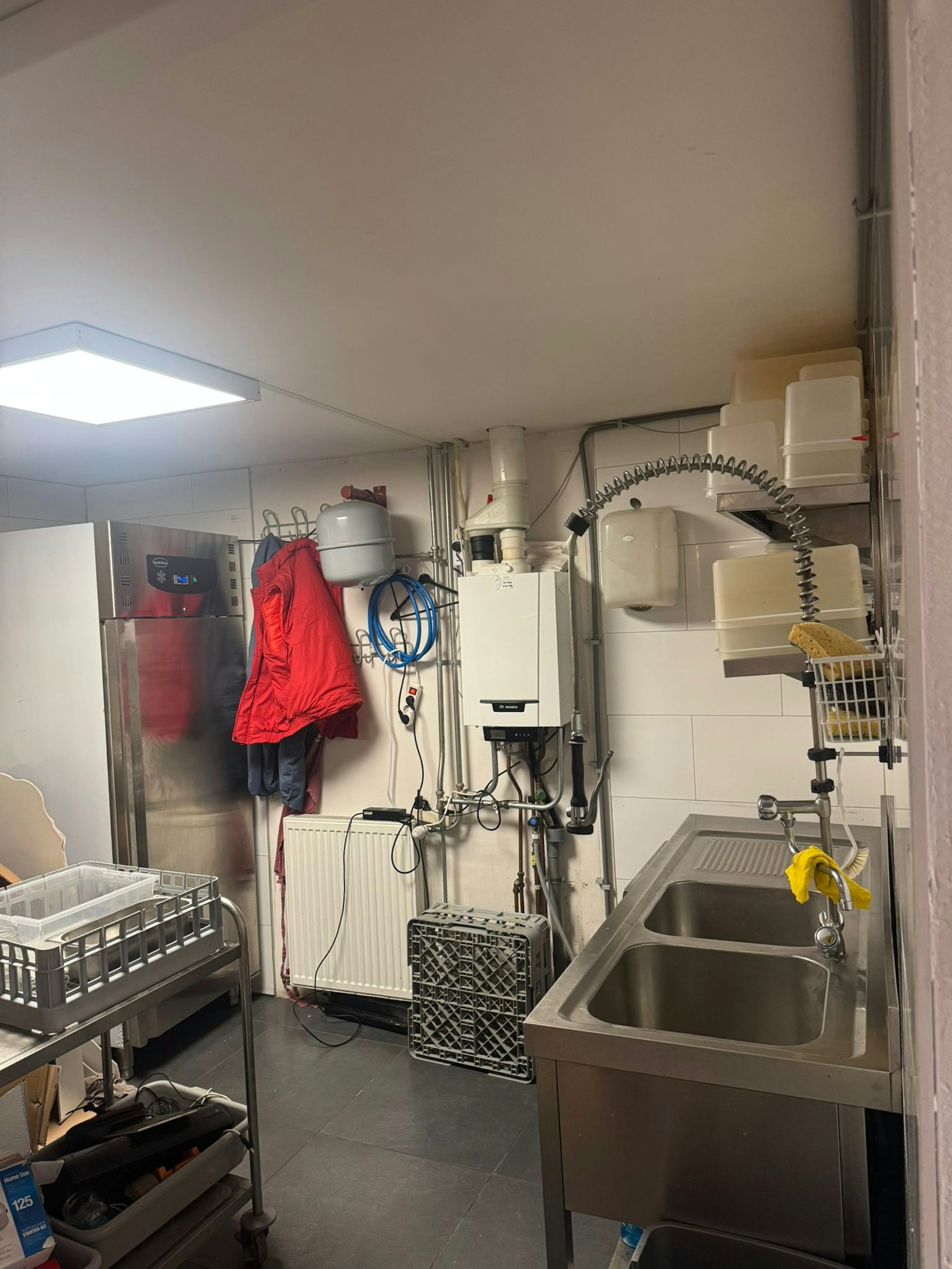 AFHAAL- EN BEZORGRESTAURANT TER OVERNAME IN HILVERSUM – 75 M² EN OVERDRAAGBAAR HUURCONTRACT — foto 8 van 11