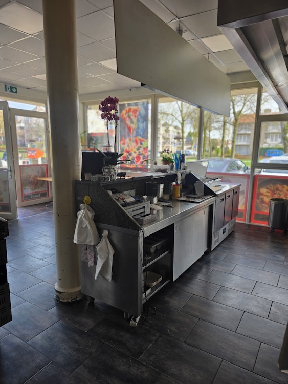 PIZZERIA & DÖNERRESTAURANT TER OVERNAME IN VALKENSWAARD – 85 M² EN VASTE KLANTENKRING — foto 7 van 10