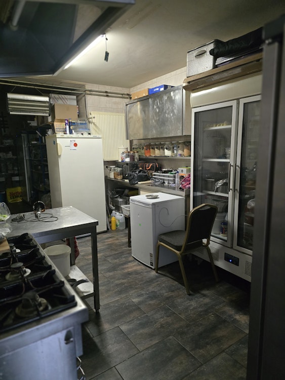 PIZZERIA & DÖNERRESTAURANT TER OVERNAME IN VALKENSWAARD – 85 M² EN VASTE KLANTENKRING — foto 10 van 10