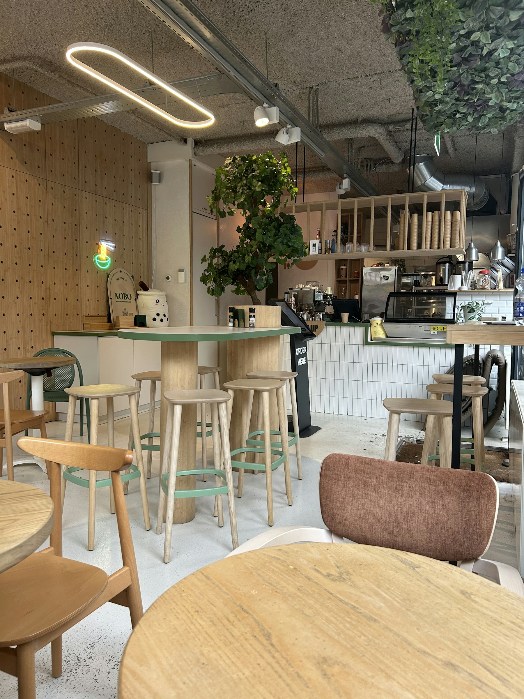 NŌBO CAFE & RESTAURANT TER OVERNAME IN AMSTERDAM – HOEKPAND AAN DE WEESPERSTRAAT — foto 2 van 2