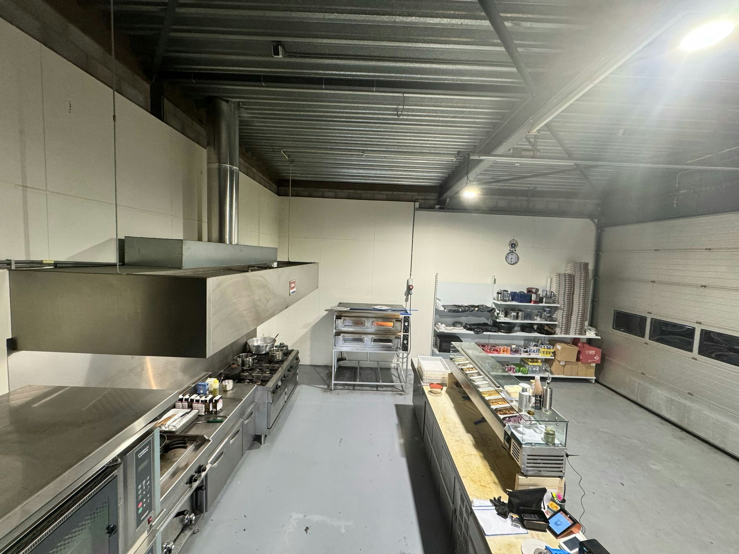 ITALIAANS AFHAAL- & BEZORGRESTAURANT TER OVERNAME IN VEENENDAAL – 156 M² EN INSTAPKLAAR — foto 13 van 30
