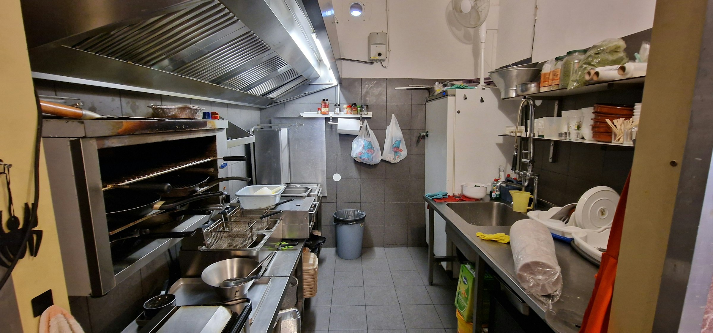 CAFÉ-RESTAURANT TER OVERNAME IN WEERT – TERRAS EN CENTRUMLOCATIE — foto 10 van 13