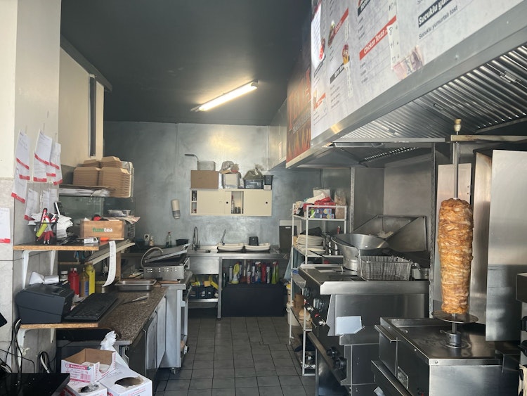 KEBAPZAAK MET BOVENWONING TER OVERNAME IN TILBURG – 60 M² — foto 4 van 4