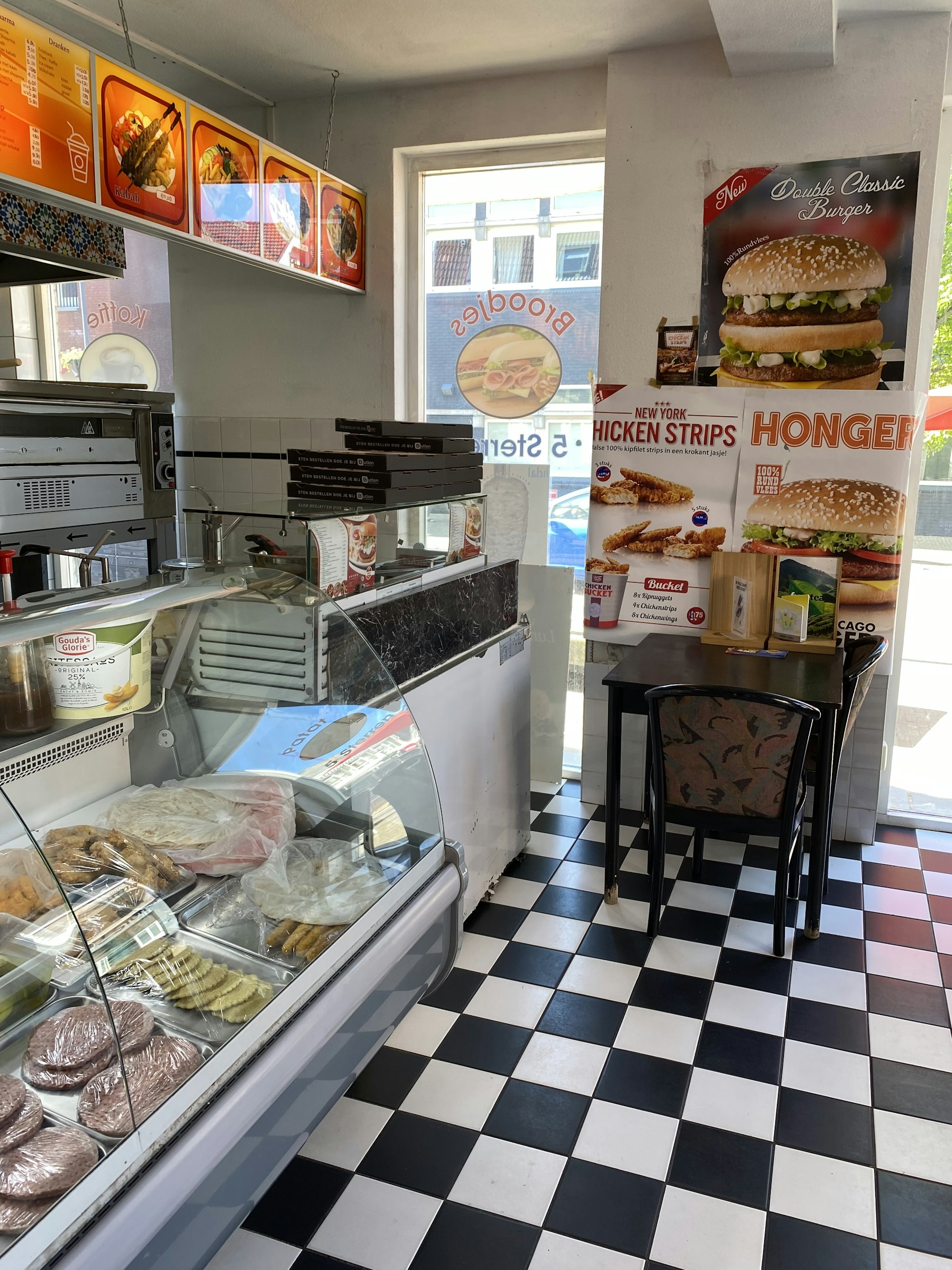CAFETARIA & LUNCHROOM TER OVERNAME IN AALSMEER – CIRCA 100 M² EN GROOT TERRAS — foto 8 van 12