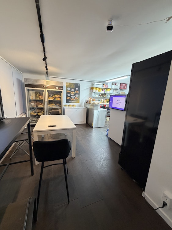 BURGERS & CHICKEN TER OVERNAME IN AMSTELVEEN – 50 M² EN VOLLEDIG INGERICHT — foto 2 van 6