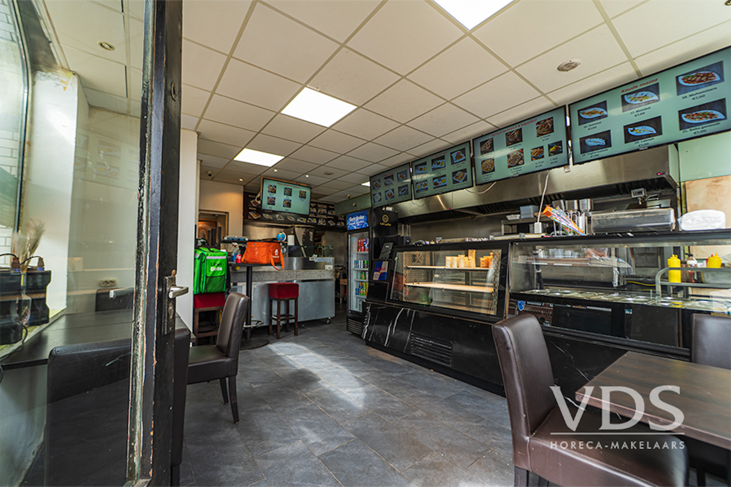 BEZORG- EN AFHAALLOCATIE TER OVERNAME IN DEN HAAG – 58 M² IN HET ZEEHELDENKWARTIER — foto 2 van 6