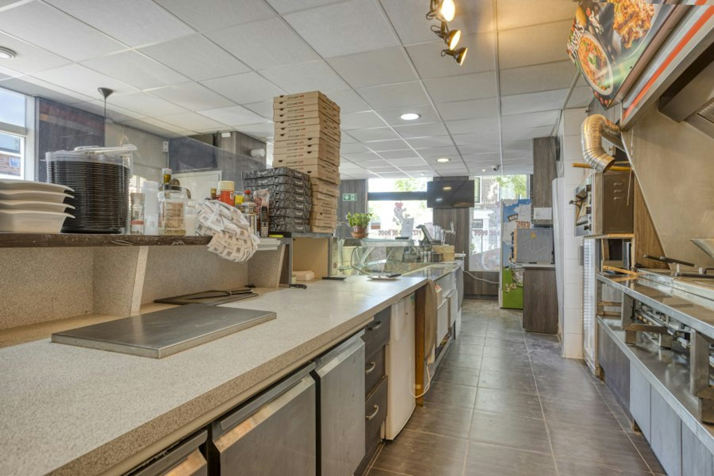 PIZZERIA TER OVERNAME IN HAARLEM – 95 M², TERRAS EN AFHAAL- EN BEZORGEXPLOITATIE — foto 8 van 23