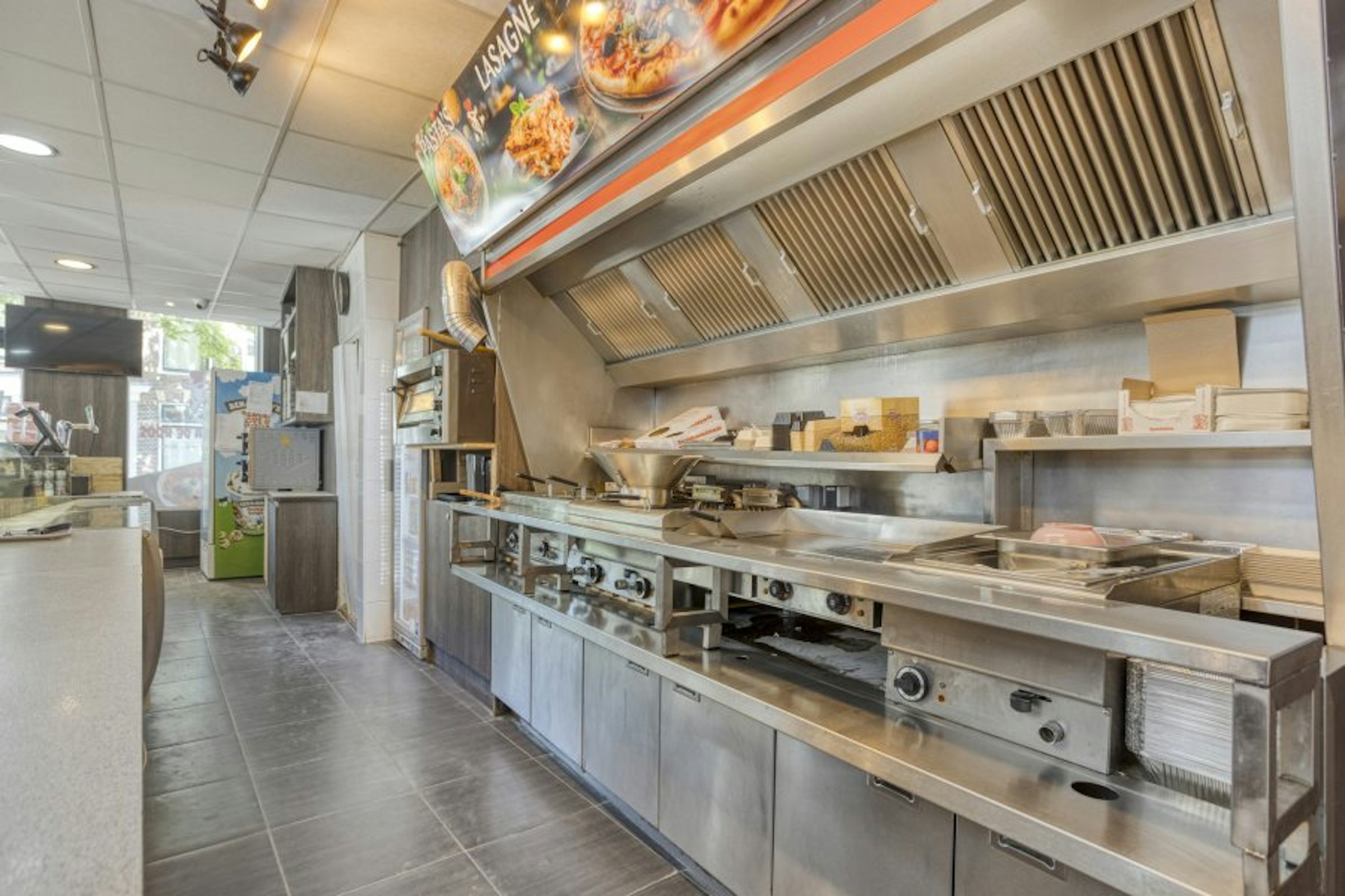 PIZZERIA TER OVERNAME IN HAARLEM – 95 M², TERRAS EN AFHAAL- EN BEZORGEXPLOITATIE — foto 7 van 23