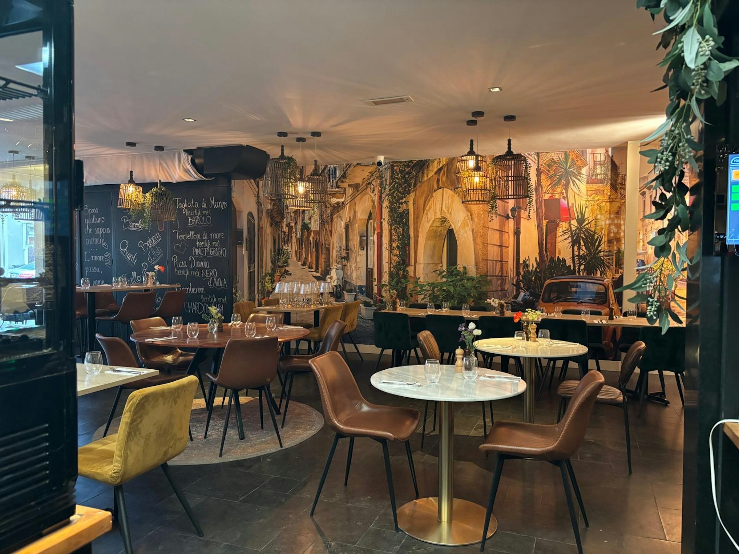 ITALIAANS RESTAURANT TER OVERNAME IN OEGSTGEEST – COMPLEET INGERICHT — foto 4 van 16