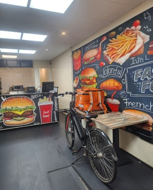 HAMBURGERRESTAURANT TER OVERNAME IN LEEUWARDEN – 100 M² EN INSTAPKLAAR — foto 2 van 6