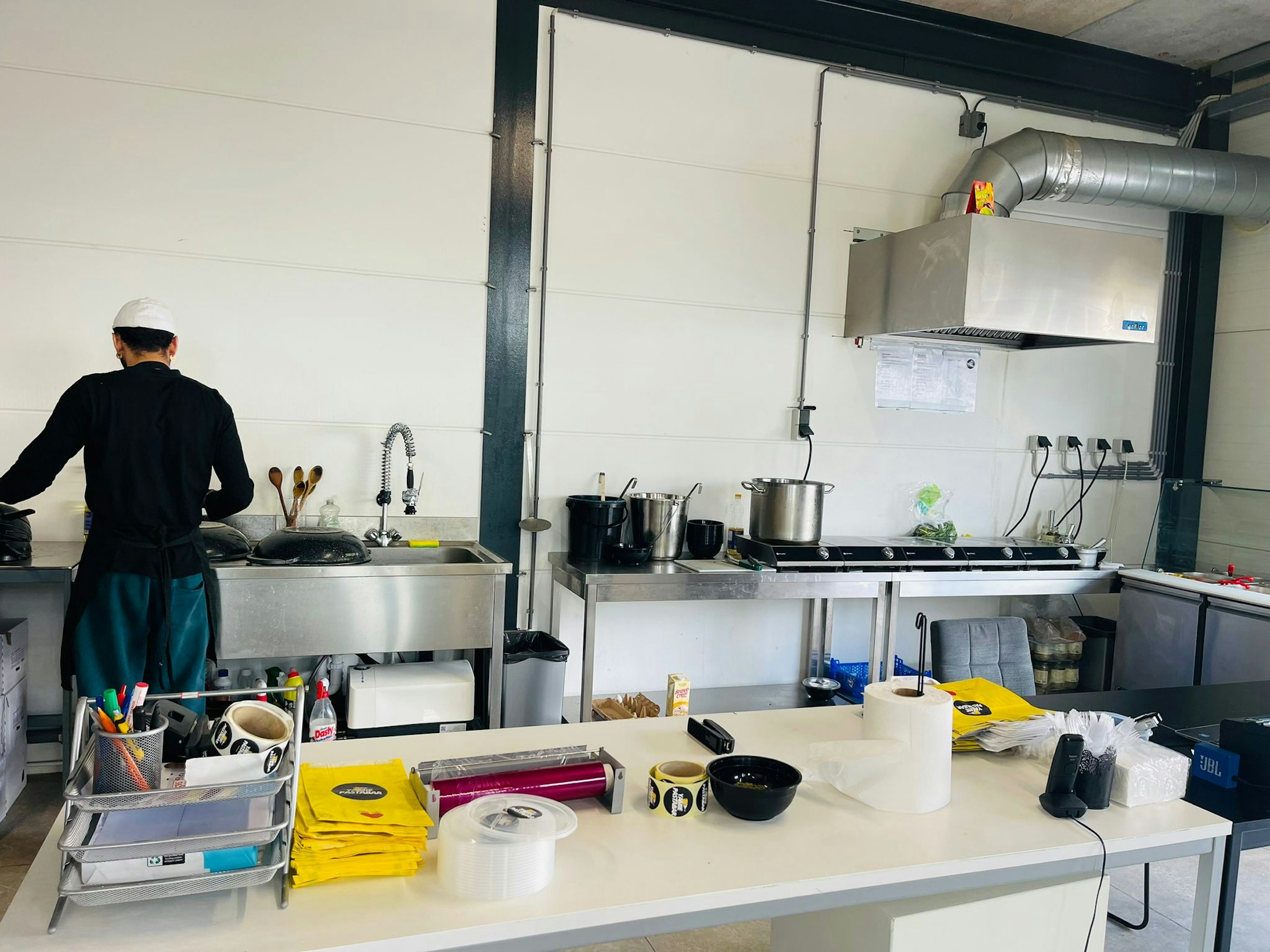 PASTABAR TER OVERNAME IN ALMERE – 150 M² EN OMZET VAN €400.000 — foto 2 van 6