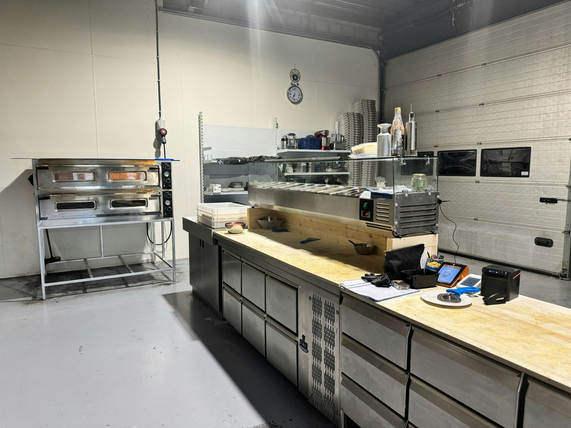 ITALIAANS AFHAAL- & BEZORGRESTAURANT TER OVERNAME IN VEENENDAAL – 156 M² EN INSTAPKLAAR — foto 9 van 30