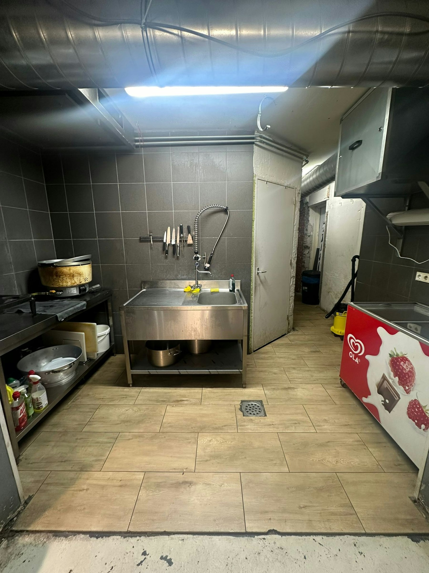 AFHAAL- & BEZORGRESTAURANT TER OVERNAME IN ROOSENDAAL – SUSHI- EN PASTACONCEPT — foto 6 van 6