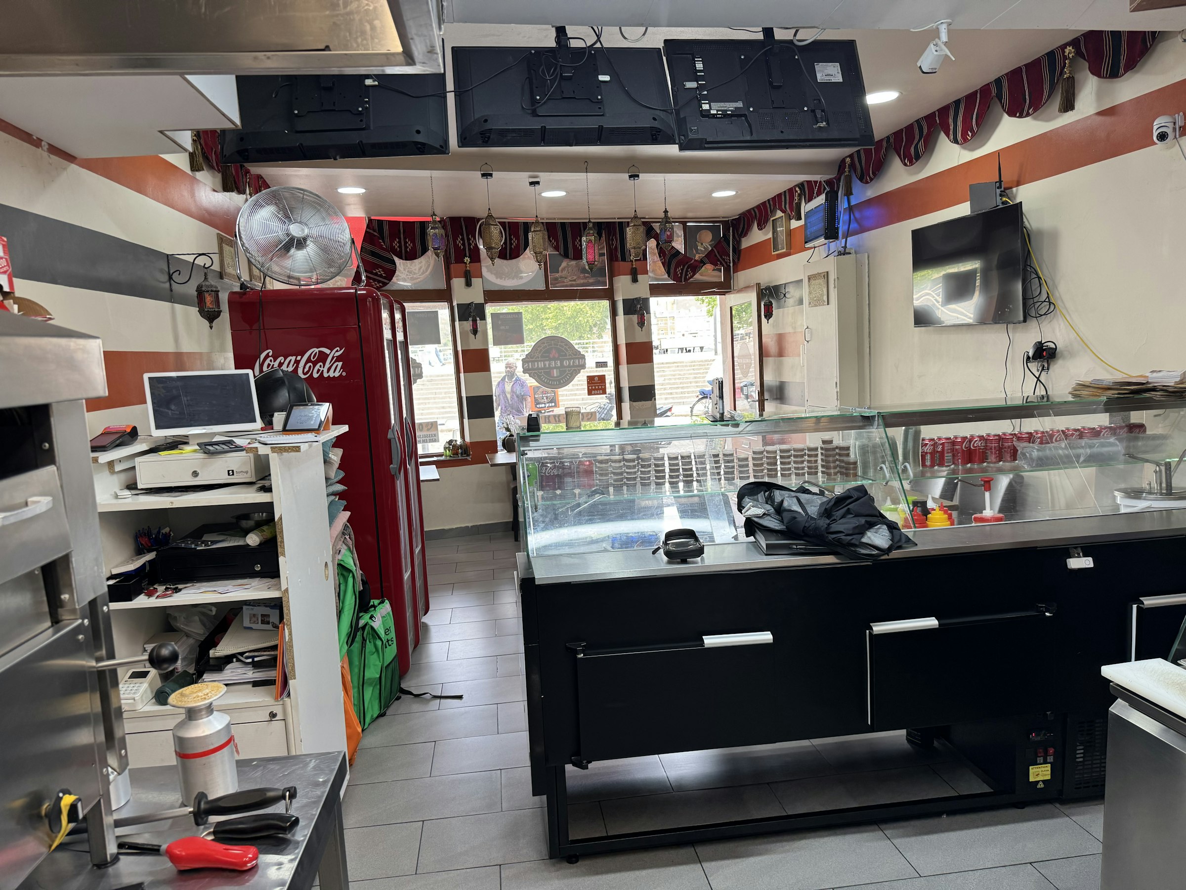 HORECAZAAK TER OVERNAME IN MAASTRICHT – 3 VERDIEPINGEN EN EXPLOITATIEVERGUNNING TOT 04:00 UUR — foto 3 van 7