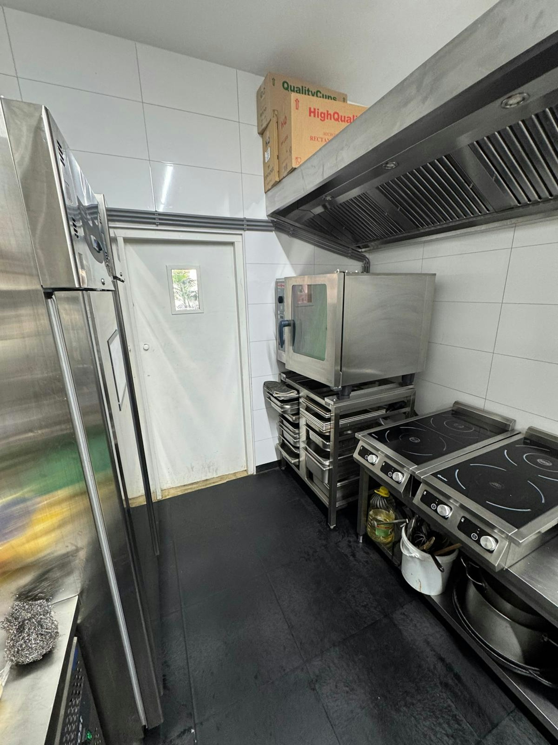 SURINAAMS RESTAURANT TER OVERNAME IN ALPHEN AAN DEN RIJN – INSTAPKLAAR — foto 12 van 12