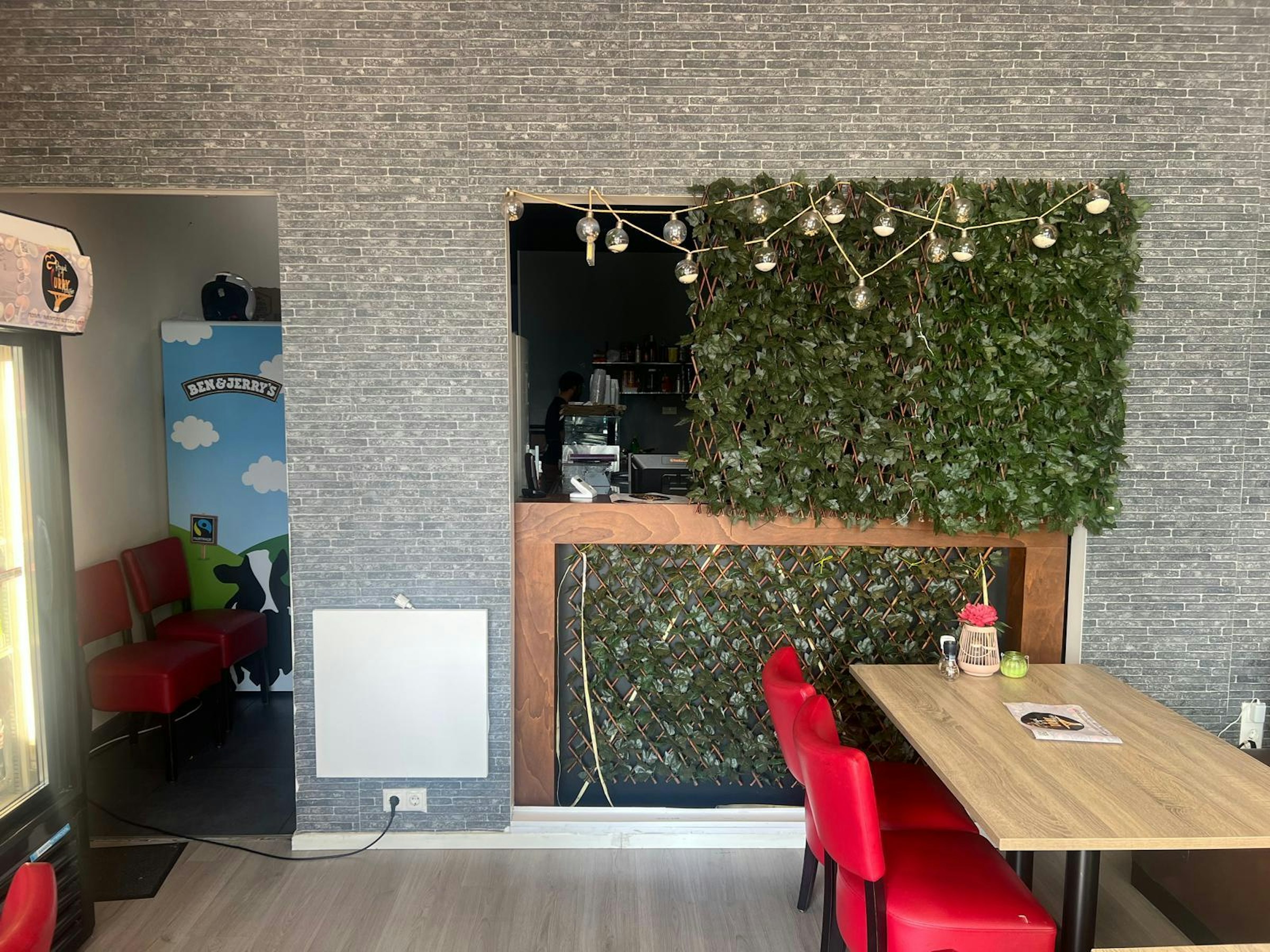 INDIAAS/PAKISTAANS RESTAURANT TER OVERNAME IN ALMERE – 110 M² EN 20 ZITPLAATSEN — foto 2 van 17