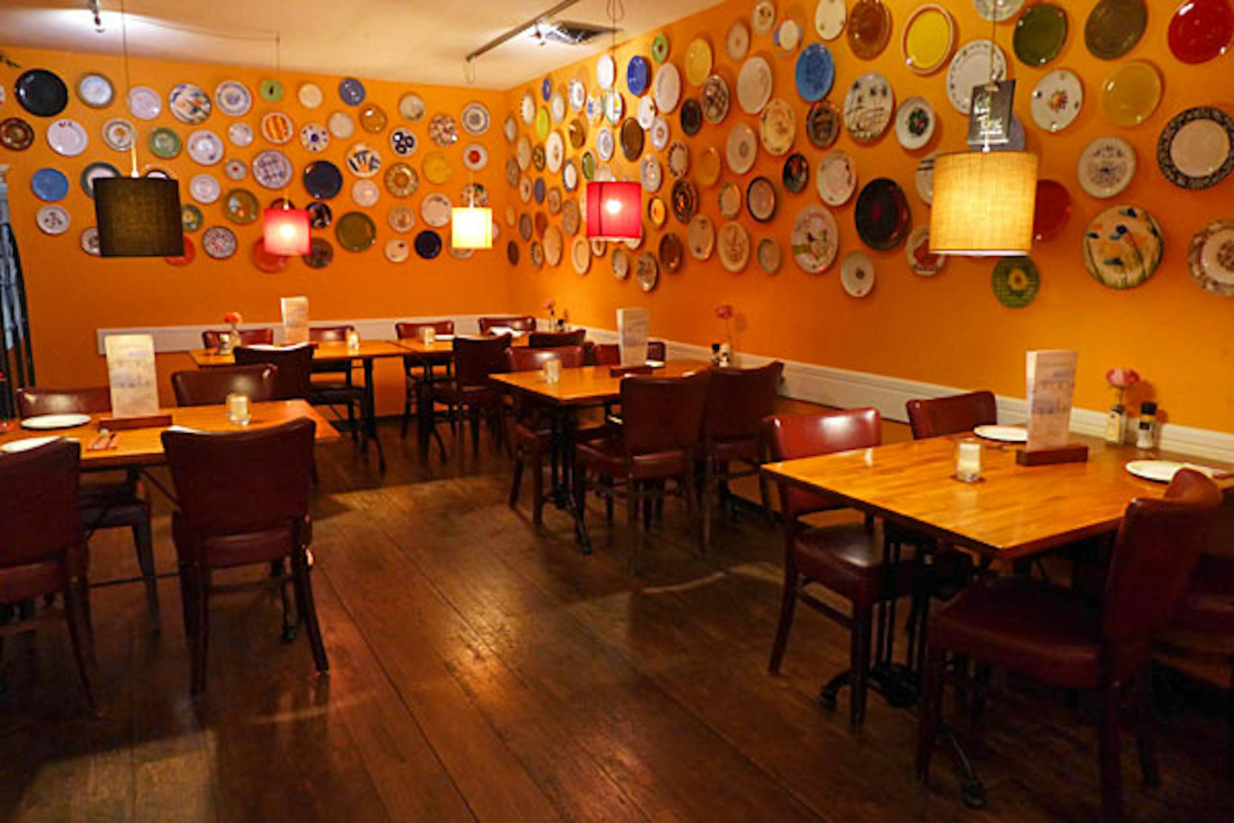 RESTAURANT TER OVERNAME IN DELFT – CIRCA 110 ZITPLAATSEN EN TERRASBOOT — foto 10 van 19