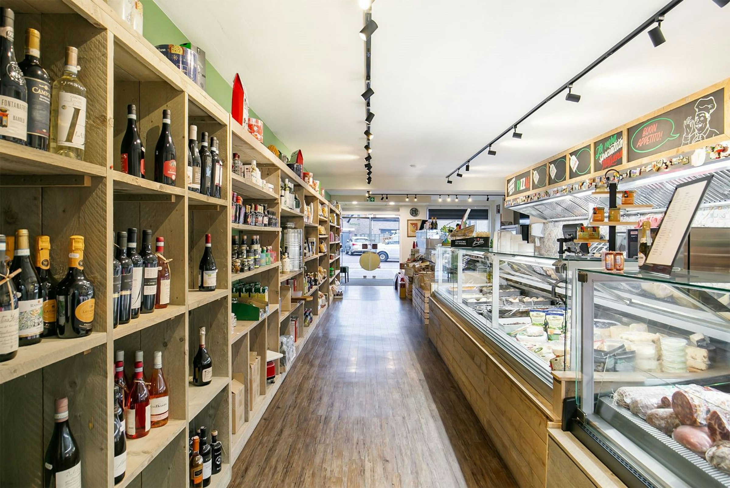 ITALIAANSE DELICATESSEWINKEL & HORECA TER OVERNAME IN ELST – 110 M² — foto 8 van 26