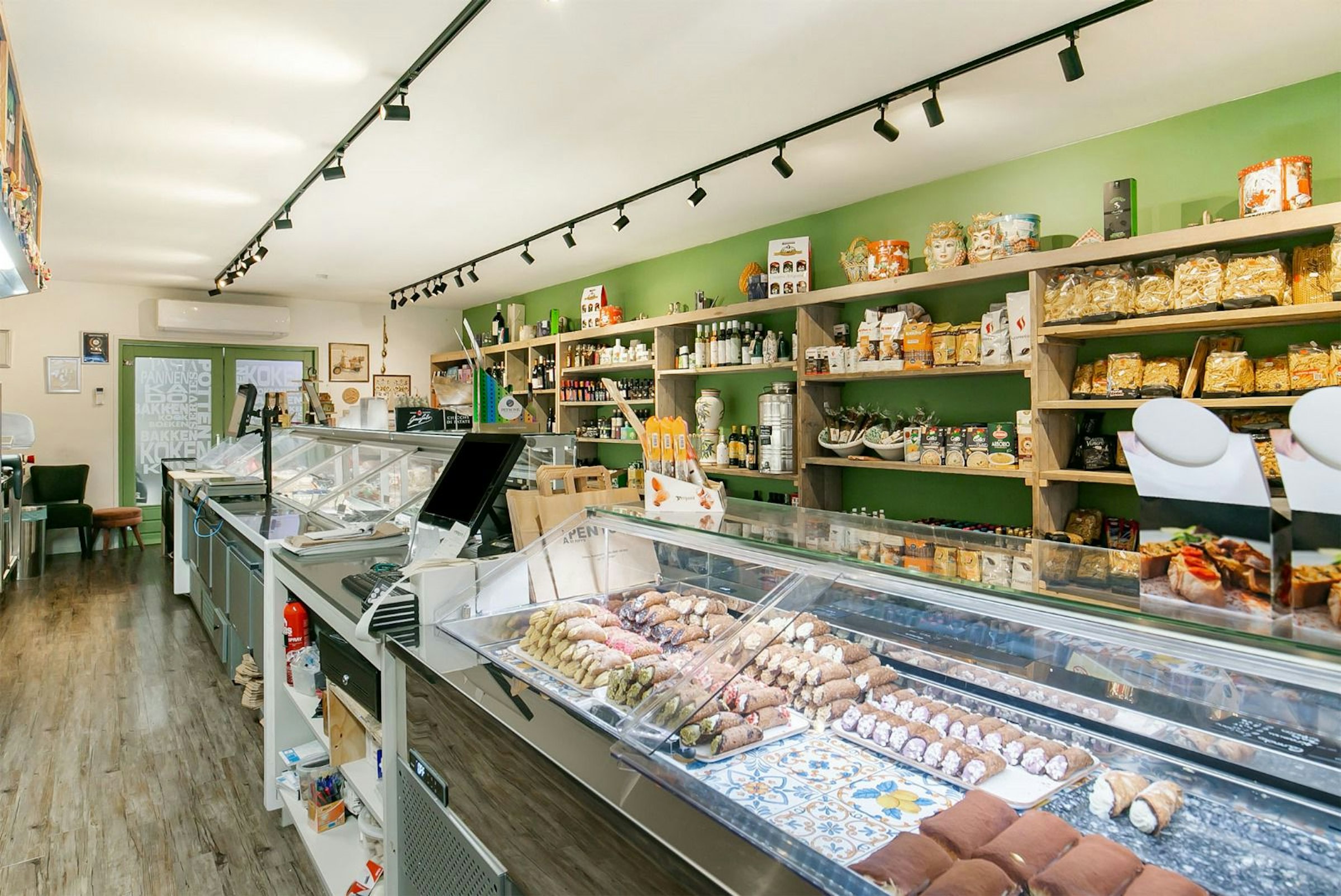 ITALIAANSE DELICATESSEWINKEL & HORECA TER OVERNAME IN ELST – 110 M² — foto 9 van 26