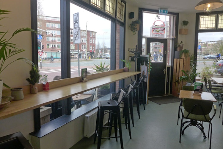 RESTAURANT TER OVERNAME IN DEN HAAG – HOEKPAND MET TERRAS — foto 2 van 22