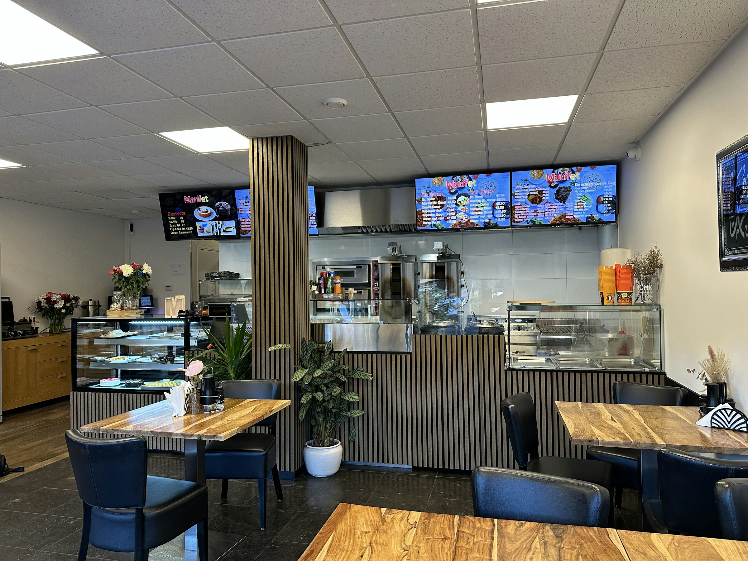 VOLLEDIG INGERICHTE HORECAZAAK TER OVERNAME IN DEN HAAG – WINKELCENTRUM LEYWEG — foto 5 van 19