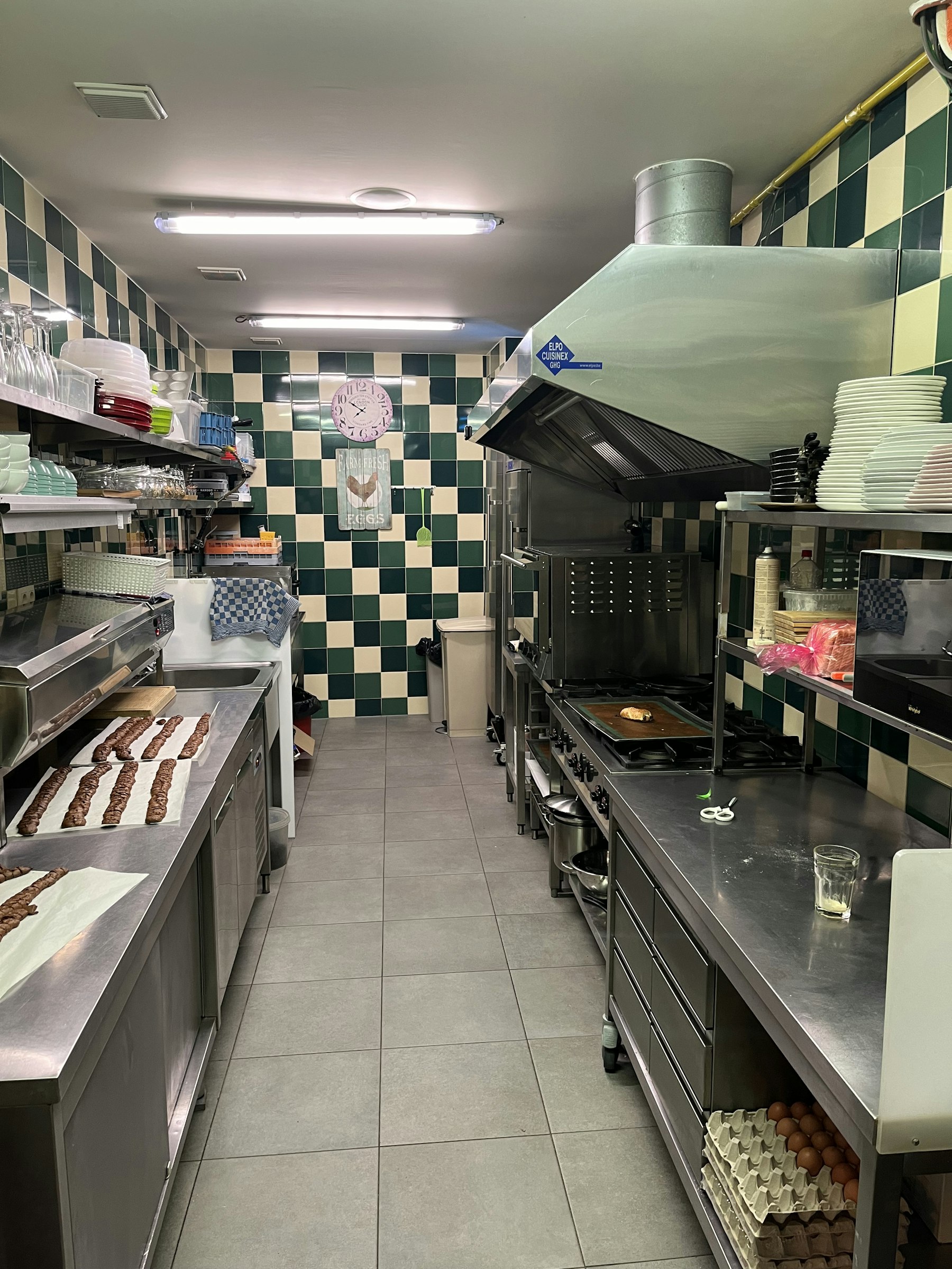 KOFFIEHUIS TER OVERNAME IN SCHERPENHEUVEL-ZICHEM – 16–50 ZITPLAATSEN — foto 5 van 10