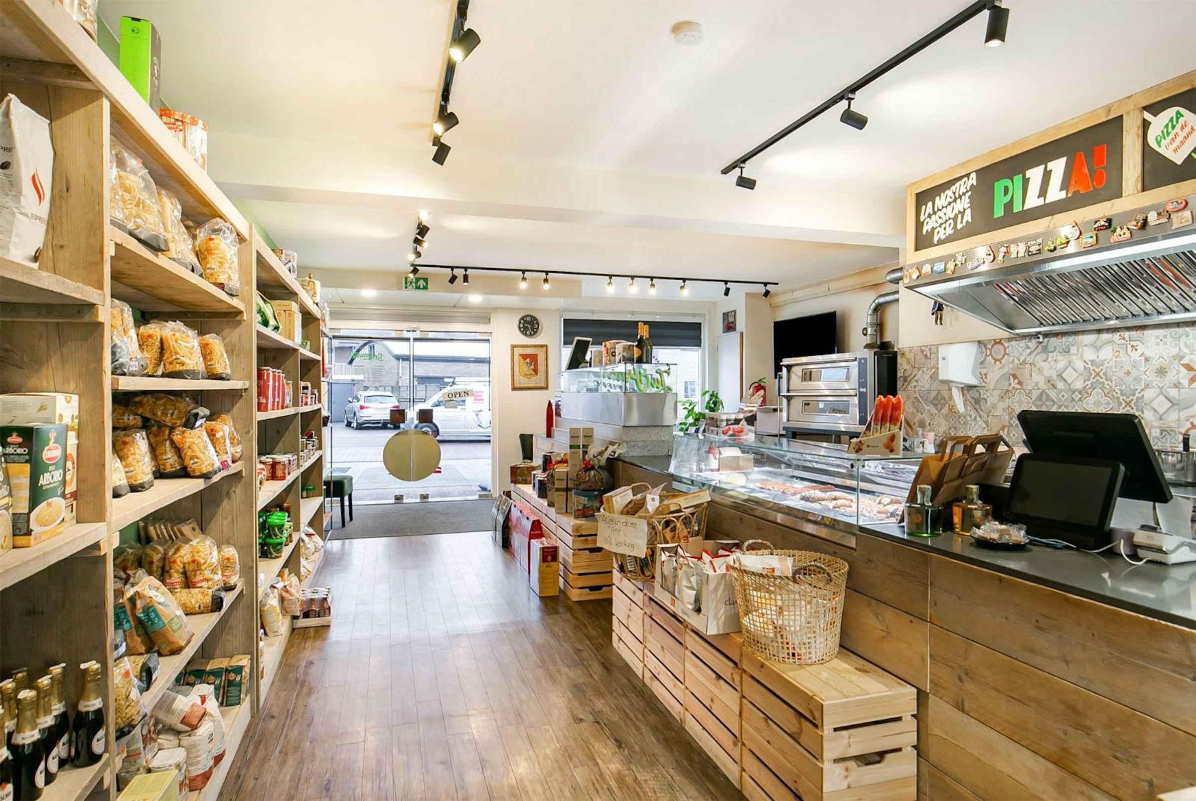 ITALIAANSE DELICATESSEWINKEL & HORECA TER OVERNAME IN ELST – 110 M² — foto 4 van 26